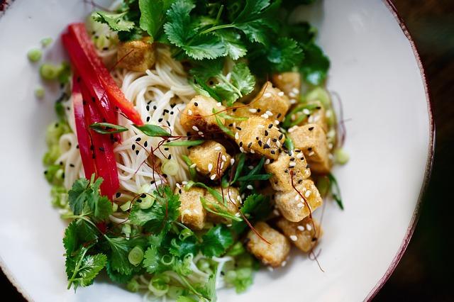 Tofu jako zdravá a lehká náhrada masa ve vaší večeři